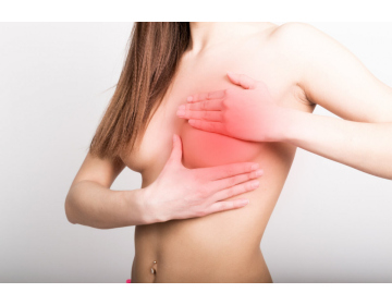 Кріссі Тейген видалила свої імплантати грудей: п'ять речей, які потрібно знати, якщо ви розглядаєте цю процедуру